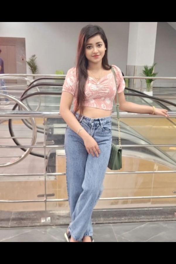Chawri Bazar call girl service